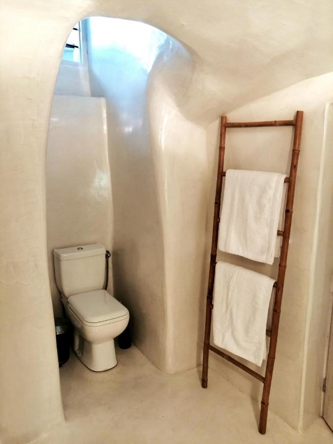 Вілла Santorinian Lava House Pyrgos Kallistis Екстер'єр фото