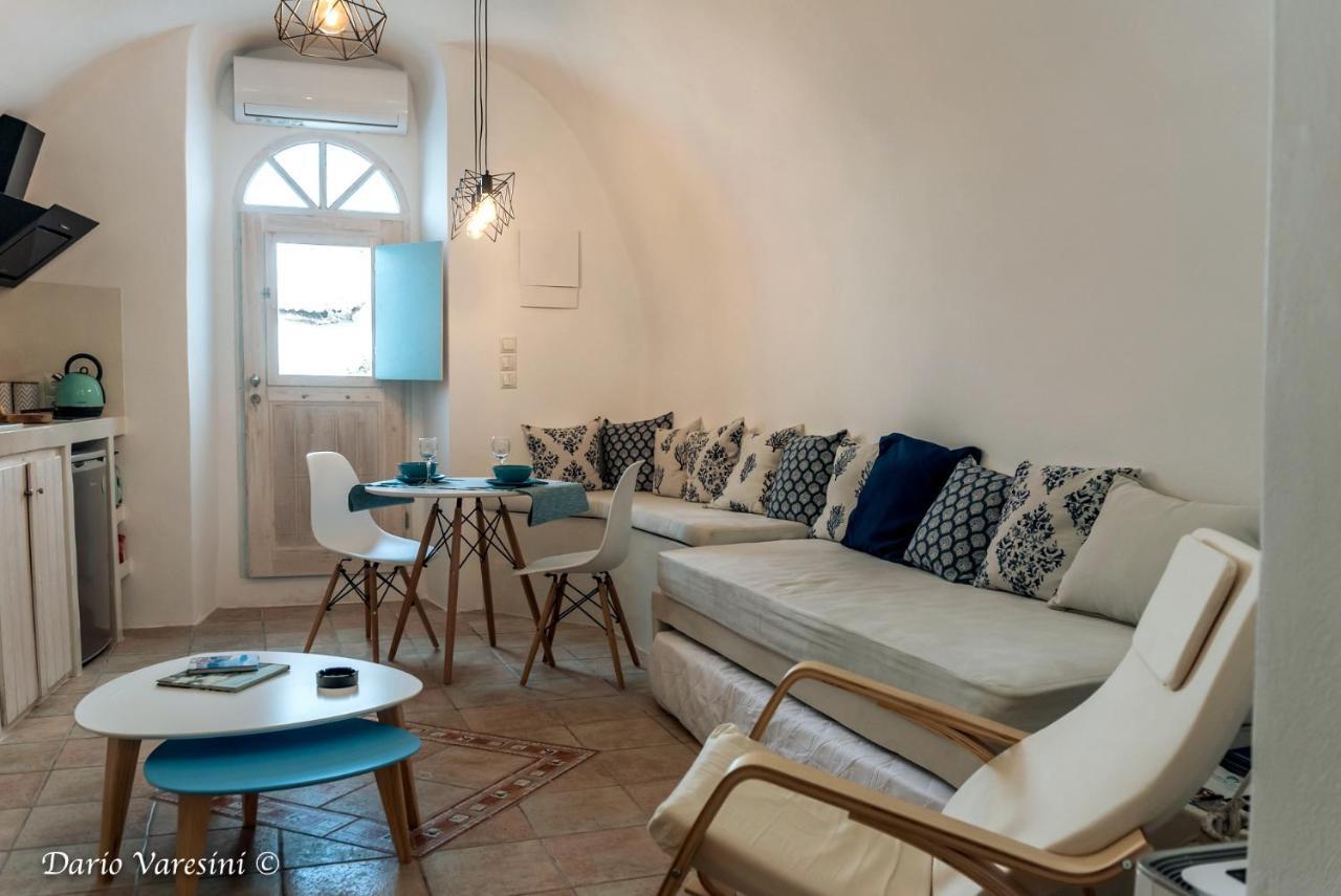 Вілла Santorinian Lava House Pyrgos Kallistis Екстер'єр фото