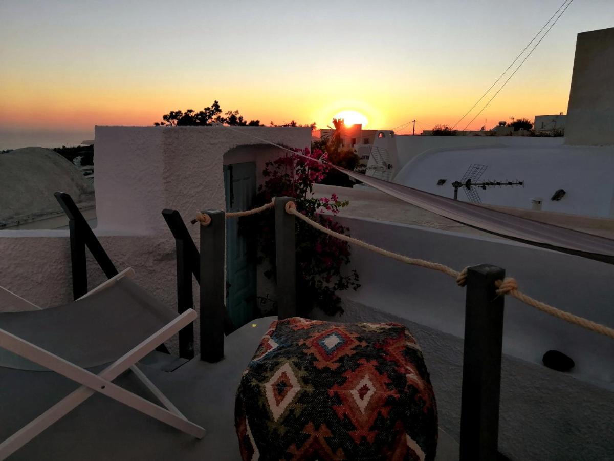 Вілла Santorinian Lava House Pyrgos Kallistis Екстер'єр фото